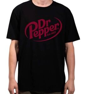 Dr Pepper Est. 1885 Graphic T-Shirt – Black & Red – Men’s Medium – NWT
